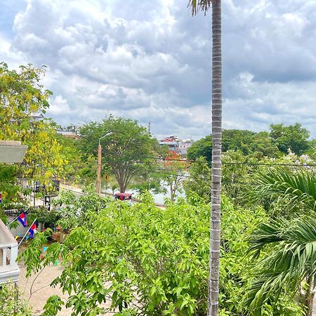 Siem Reap Riverside Hotel Esterno foto