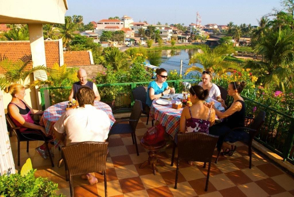 Siem Reap Riverside Hotel Esterno foto