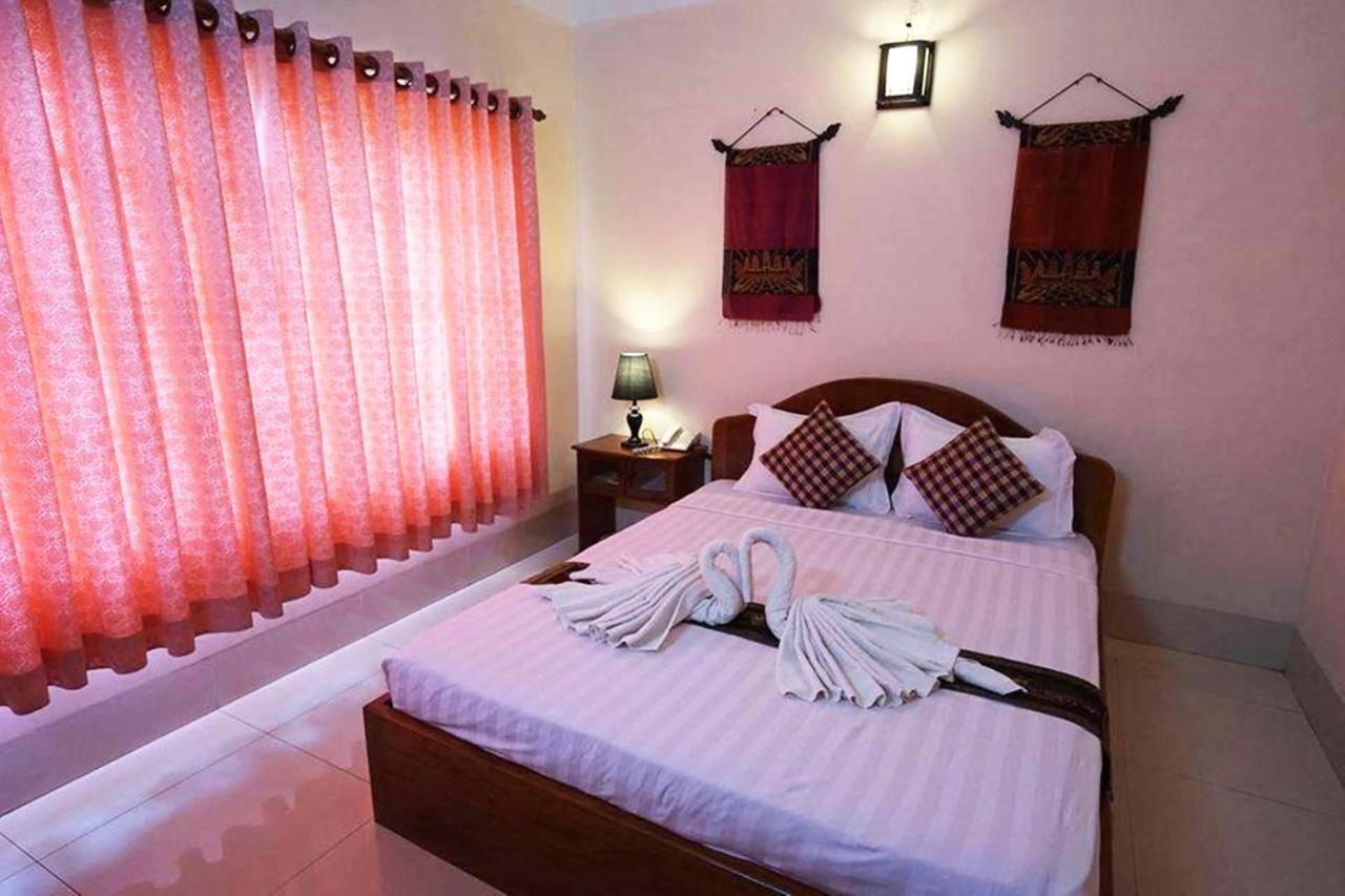 Siem Reap Riverside Hotel Esterno foto