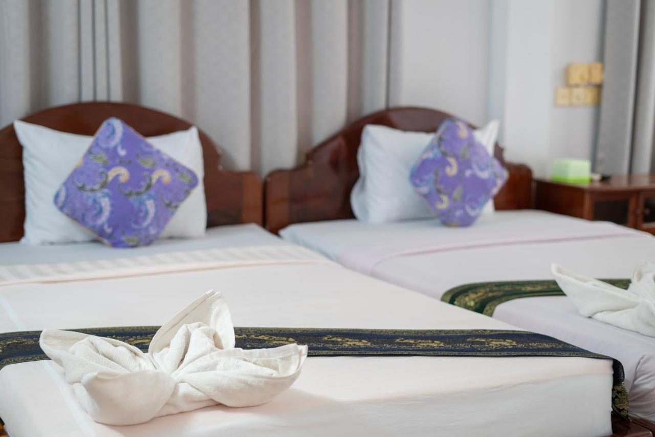 Siem Reap Riverside Hotel Esterno foto