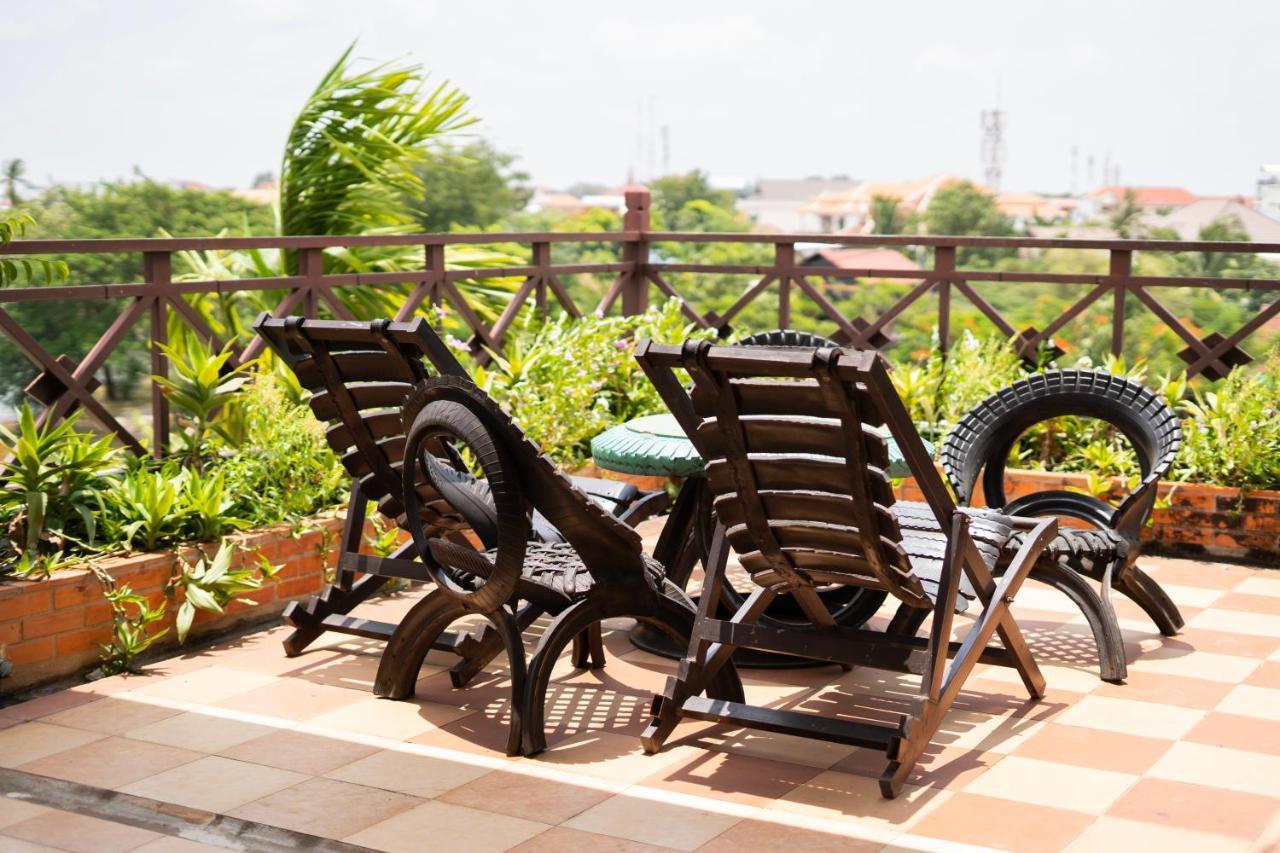 Siem Reap Riverside Hotel Esterno foto