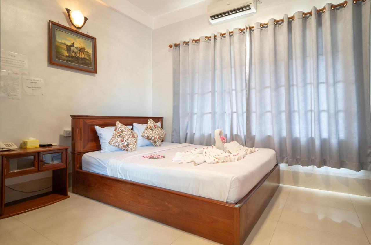 Siem Reap Riverside Hotel Esterno foto