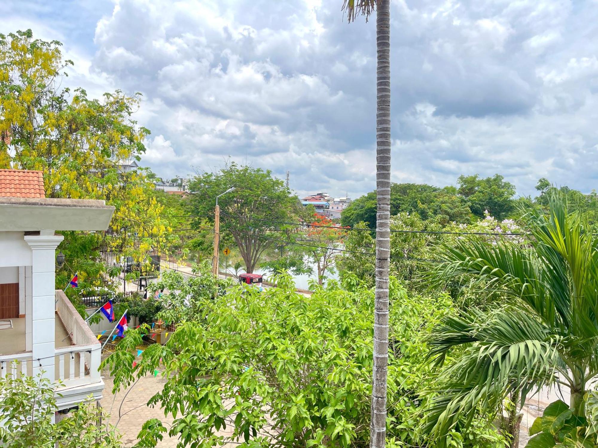 Siem Reap Riverside Hotel Esterno foto