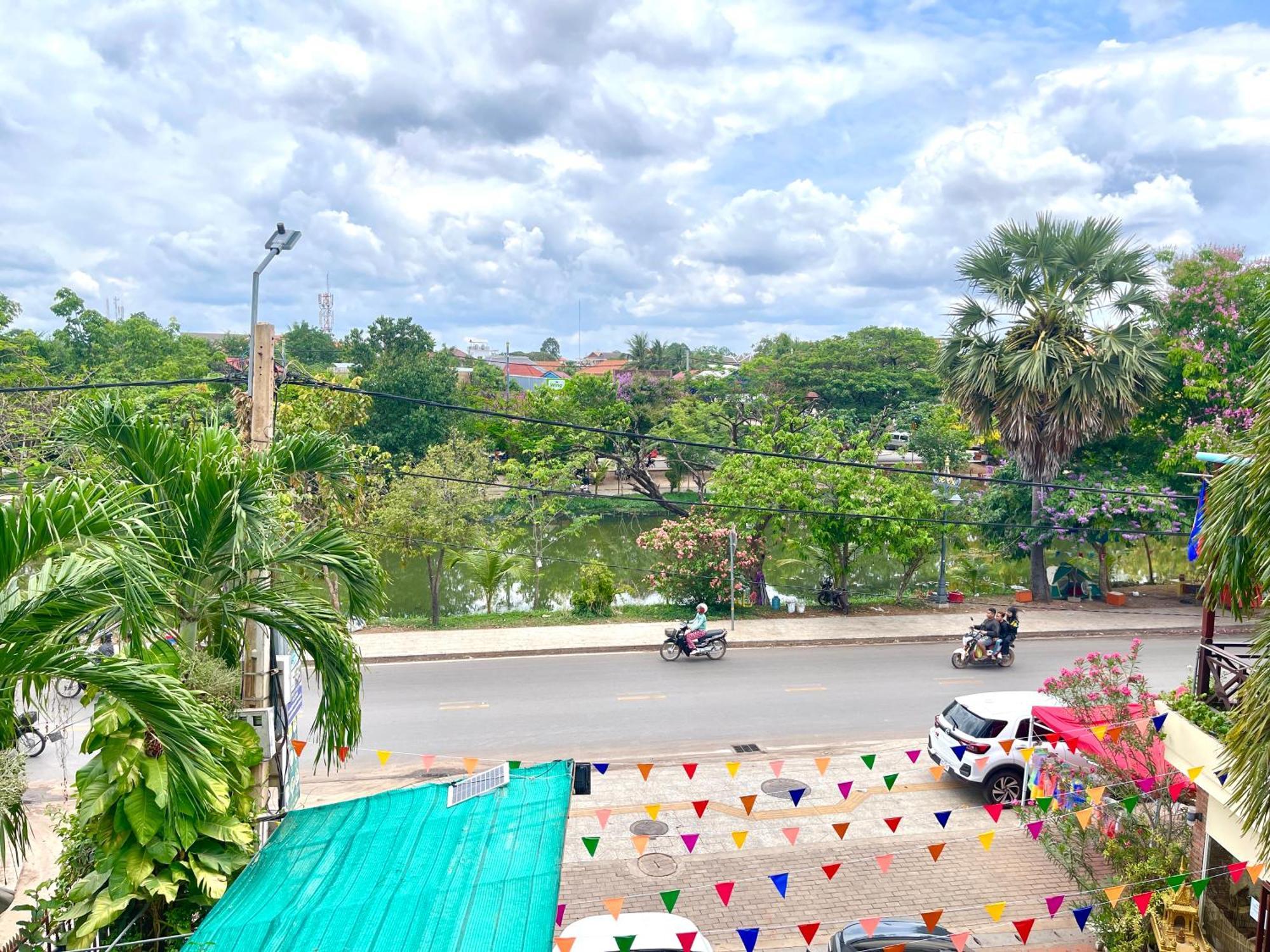 Siem Reap Riverside Hotel Esterno foto
