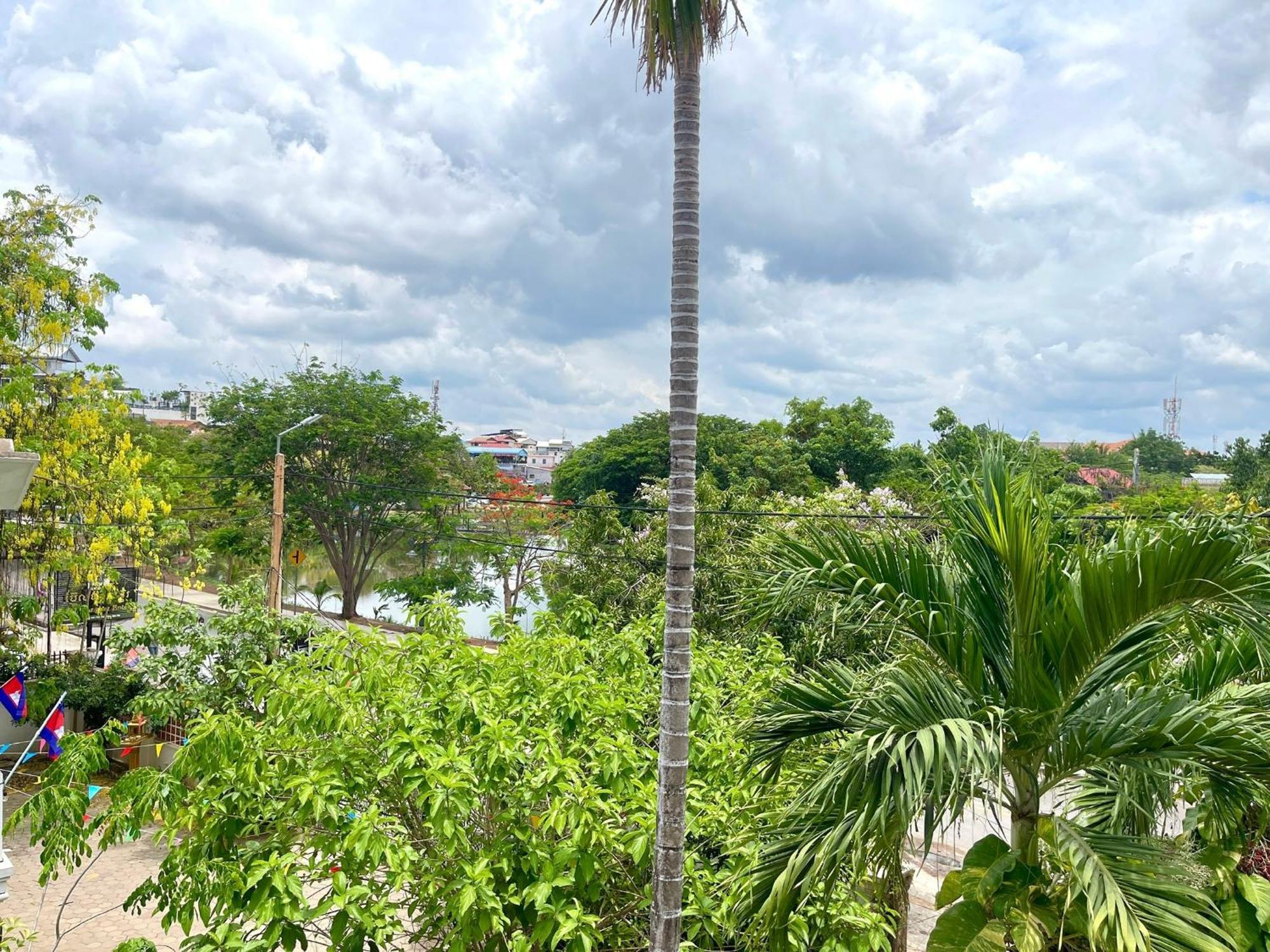 Siem Reap Riverside Hotel Esterno foto