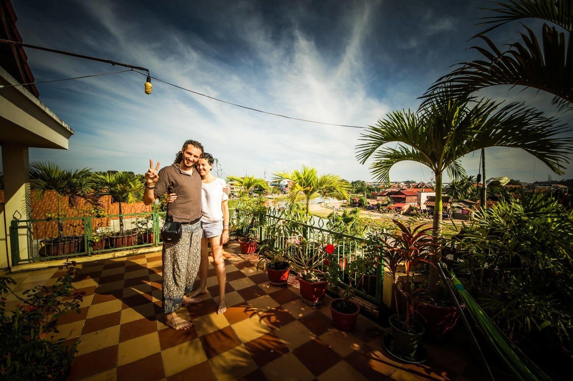 Siem Reap Riverside Hotel Esterno foto