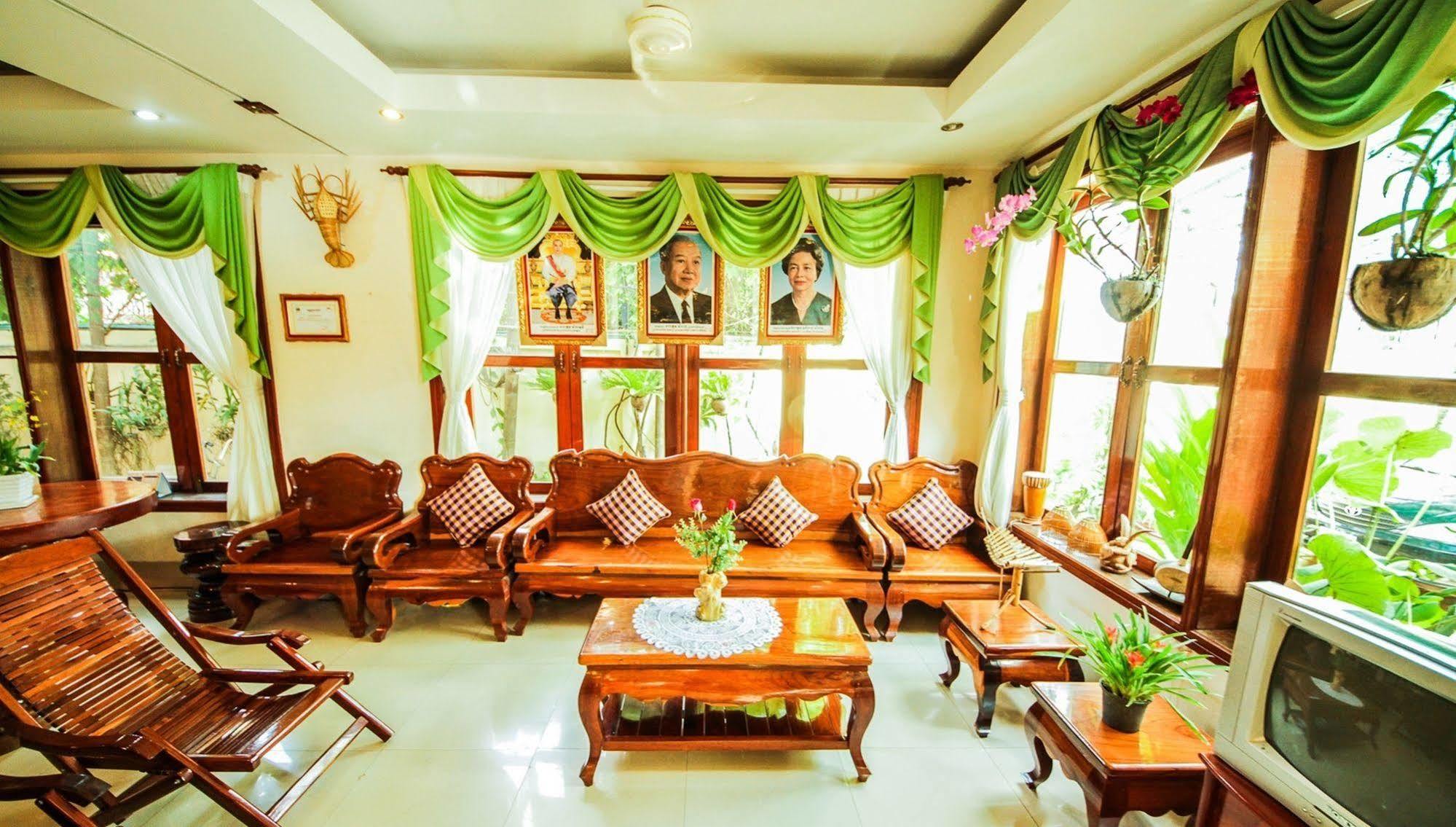 Siem Reap Riverside Hotel Esterno foto