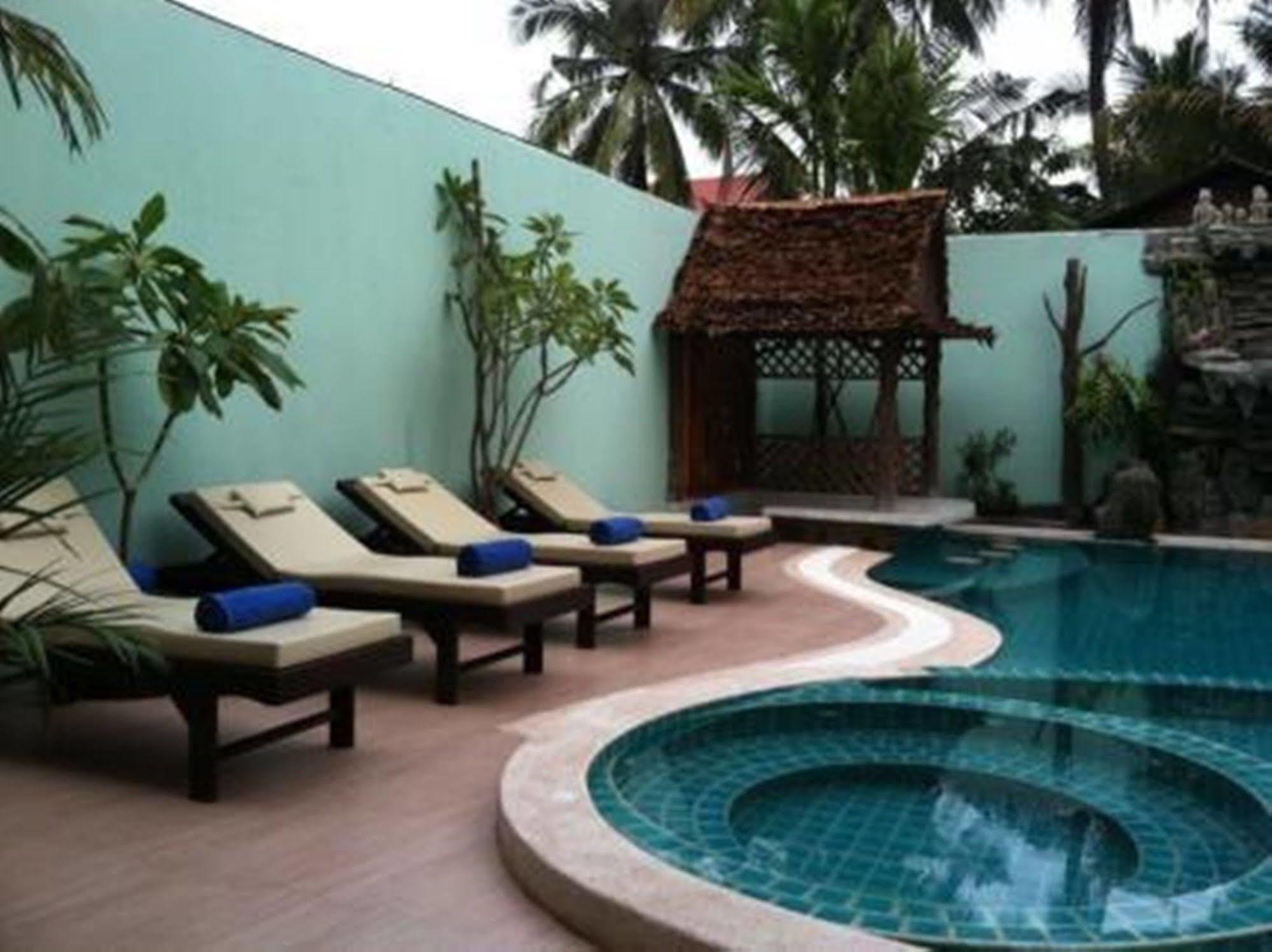 Siem Reap Riverside Hotel Esterno foto